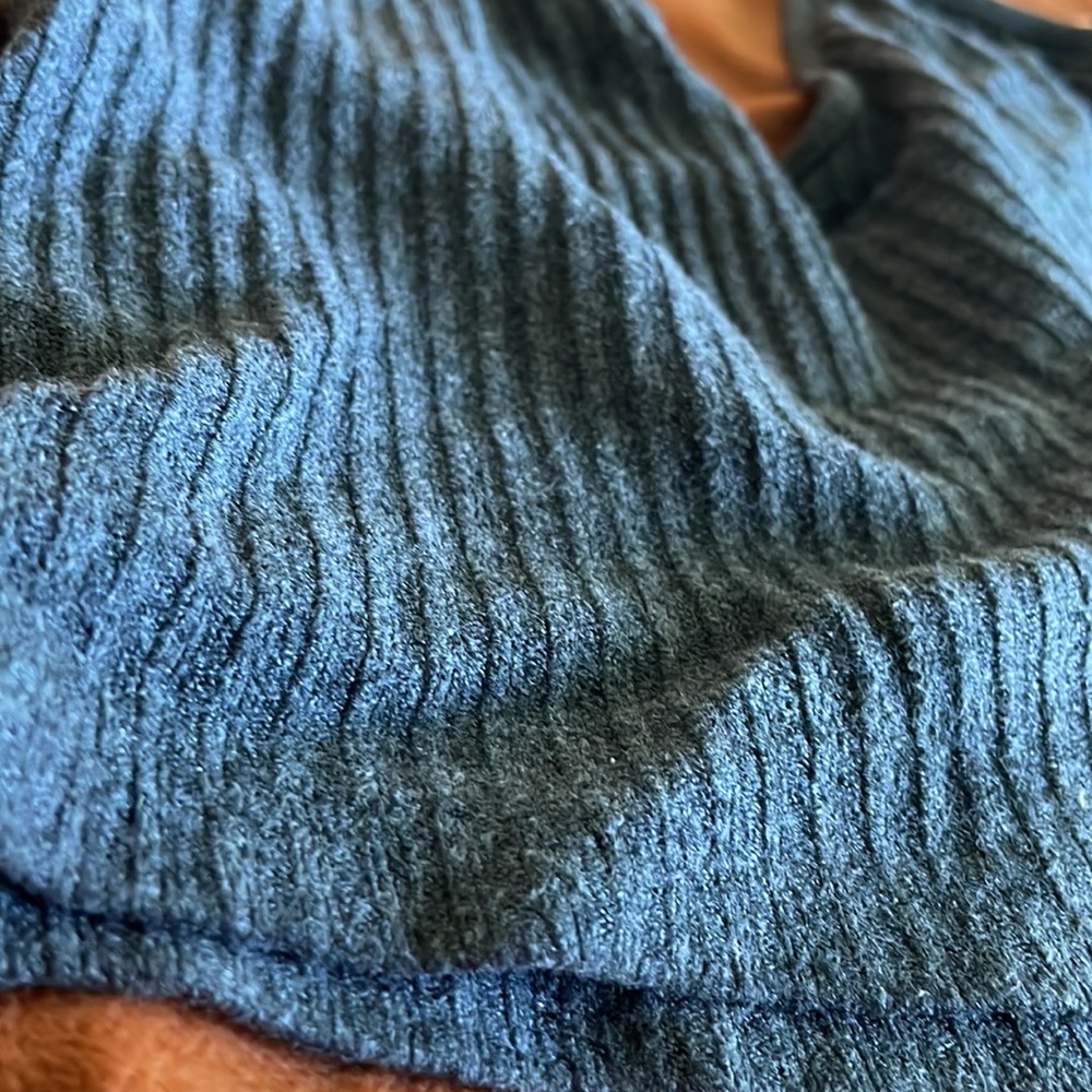 Super comfy crop